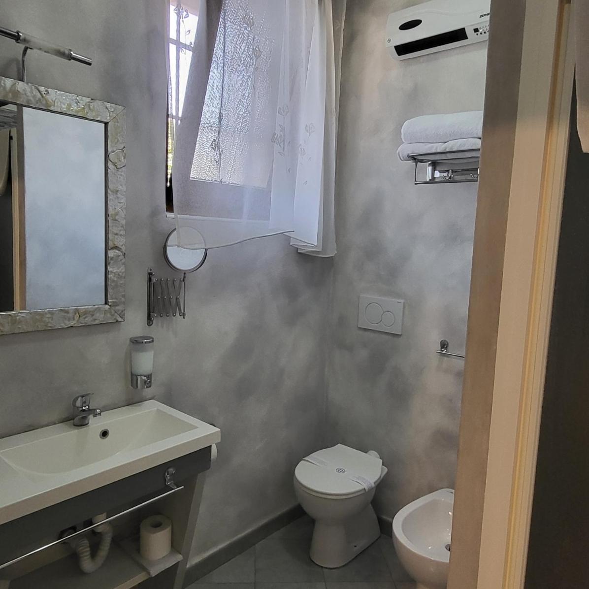 Illuvia 2 Affitta Camere Cornaredo Exterior photo